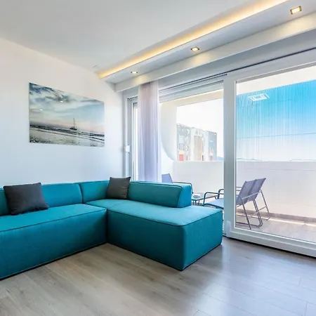 7th Heaven 2br With Balcony