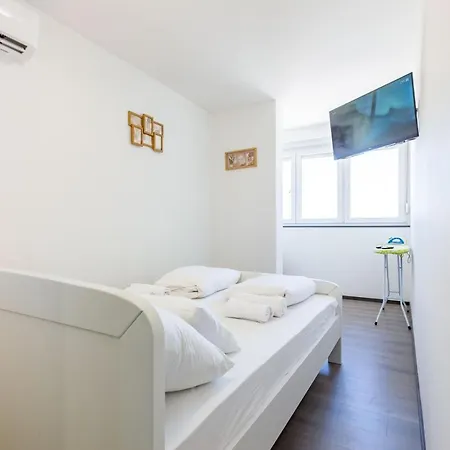Apartment 7th Heaven 2br With Balcony Zadar