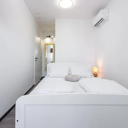 Apartment 7th Heaven 2br With Balcony *