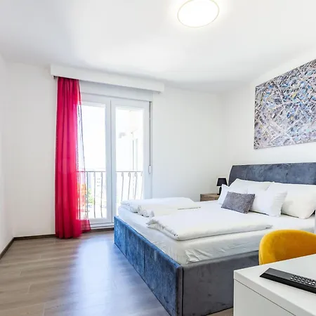 7th Heaven 2br With Balcony Apartment