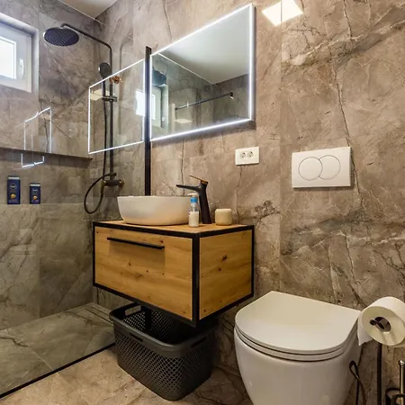 7th Heaven 2br With Balcony